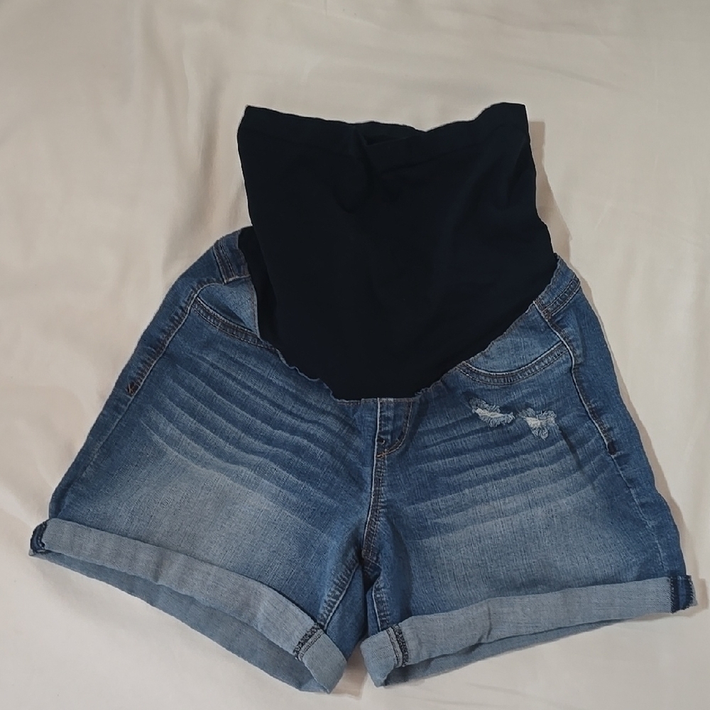 1822 Lia Vintage Maternity Rolled Shorts